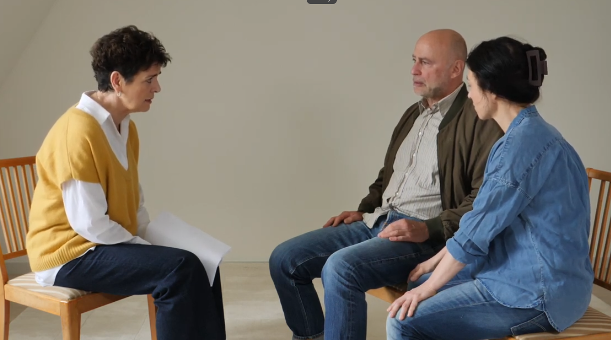 Några som sitter och pratar